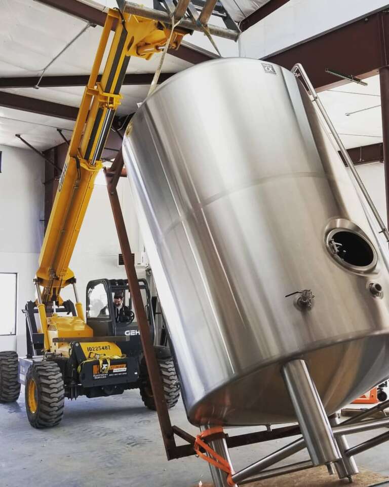 Fermenters, Brite Tanks, Serving Tanks, Foeders – Alpha Brewing Operations