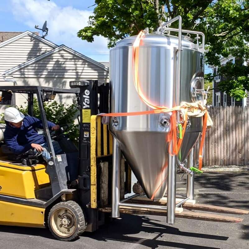 Fermenters, Brite Tanks, Serving Tanks, Foeders – Alpha Brewing Operations