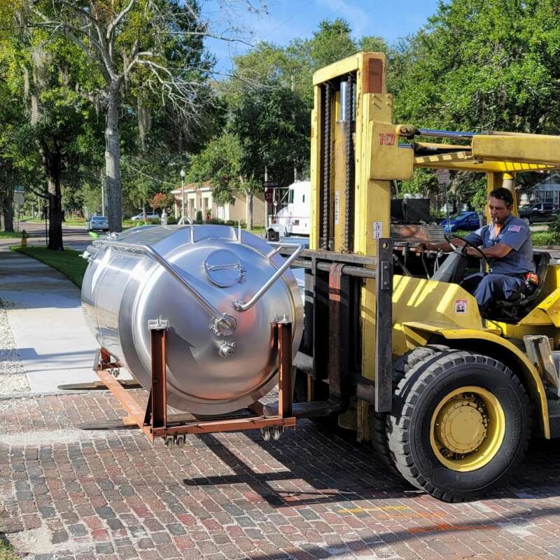 Fermenters, Brite Tanks, Serving Tanks, Foeders – Alpha Brewing Operations
